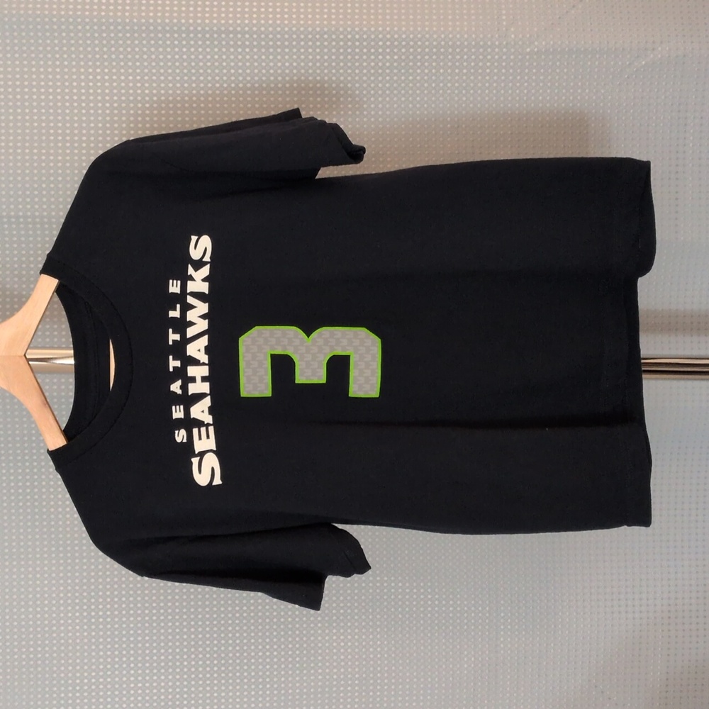 🎵Seattle Seahawks T With Russel Wilson's #3🎵